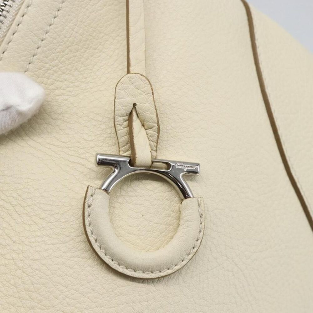 Salvatore Ferragamo Gancini Leather White Leather Shoulder Bag Bag - Picture 14 of 16